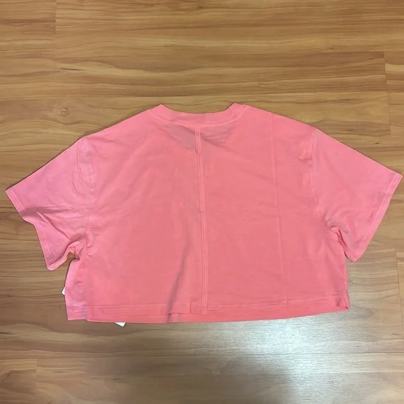 Lululemon Cropped Tee - Picture 2 of 6